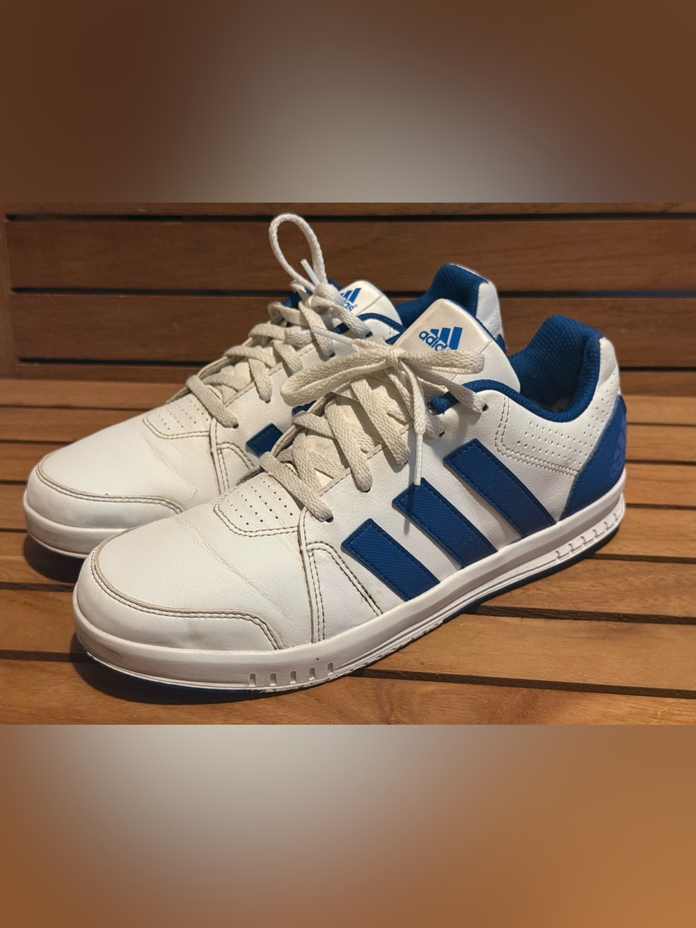 Adidas Cloudfoam VS City White Blue Sneakers Men 6 Women 7.5 AQ5948